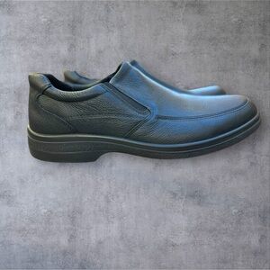 Size 13 / 46 Black Super Comfy Slip-on Shoes. In Very Good Condition.